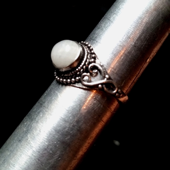 119 Moonstone Gemstone Silver Ring size 8.5 Sterling stamped .925 Shipping Sale - Picture 4 of 7